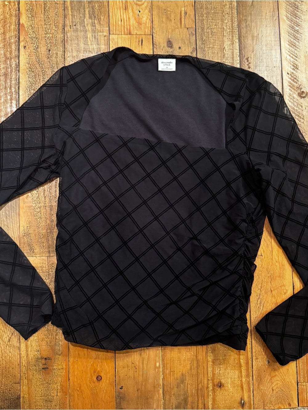 Abercrombie & Fitch Black Diamond-Grid Long sheer Sleeve Top